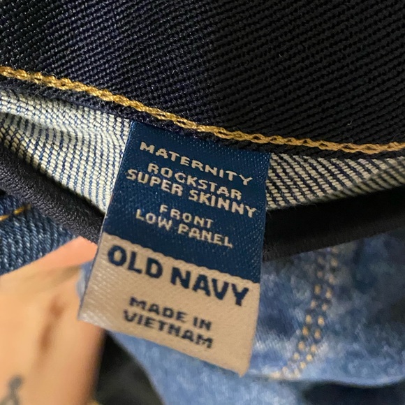 Old Navy Maternity Front-Low Panel Rockstar Super Skinny Jeans - Picture 3 of 5